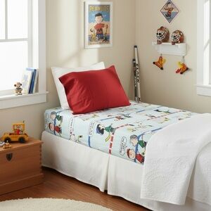 Vintage 70’s Charlie Brown & The Peanuts Gang “Ice Hockey” Twin Fitted Sheet